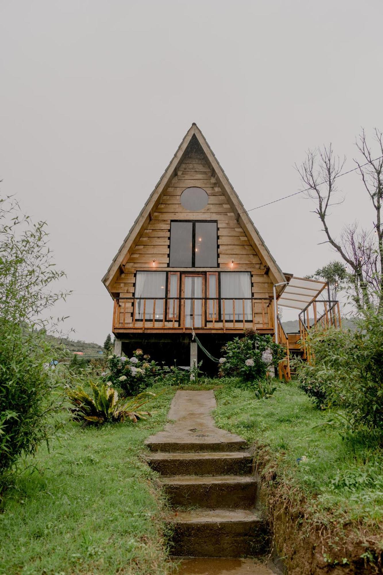 Satha Private Villa Dieng Banjarnegara Esterno foto